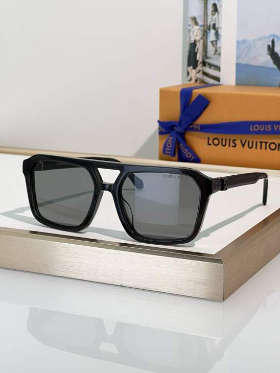 Picture of Louis Vuitton Sunglasses _SKUfw76706020fw